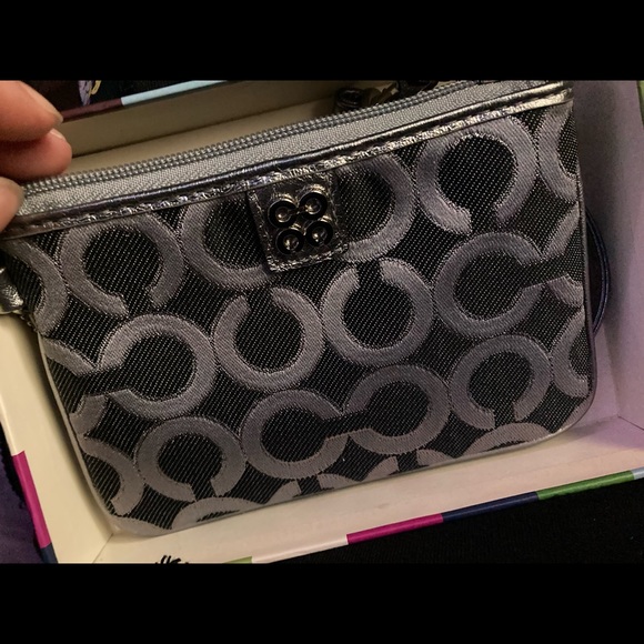 Coach wristlet - Picture 5 of 5